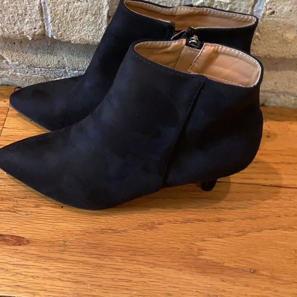 Crape Myrtle Black Kitten Heel Ankle Boots - Picture 2 of 4